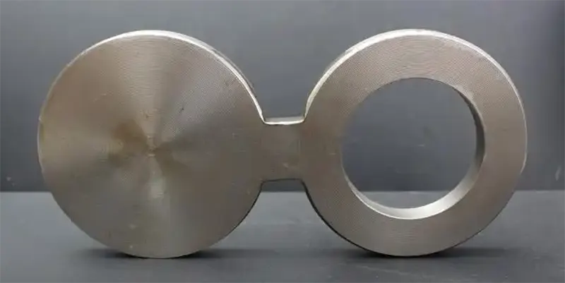 Types of blinds in refinery and selection